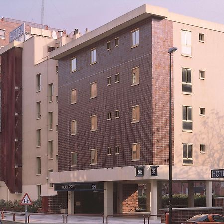 فندق إن إتش سبورت سرقسطة المظهر الخارجي الصورة